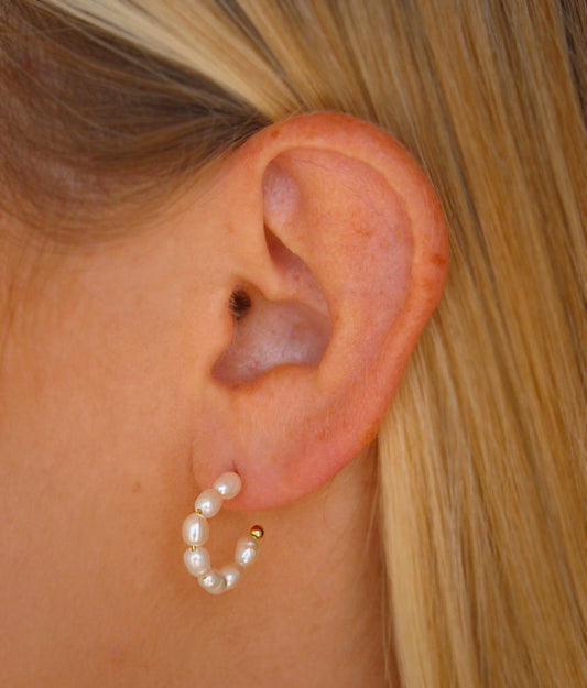 Everything Pearls Earring