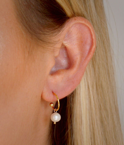 Pearl Earring